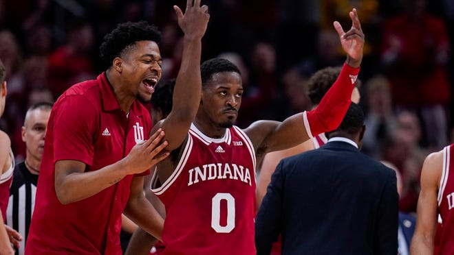 Michigan memimpin, jatuh ke Indiana di turnamen bola basket Sepuluh Besar