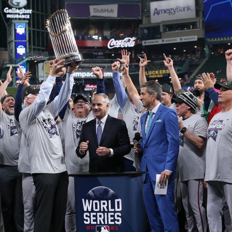 MLB commissioner Rob Manfred presents the 2021 Wor