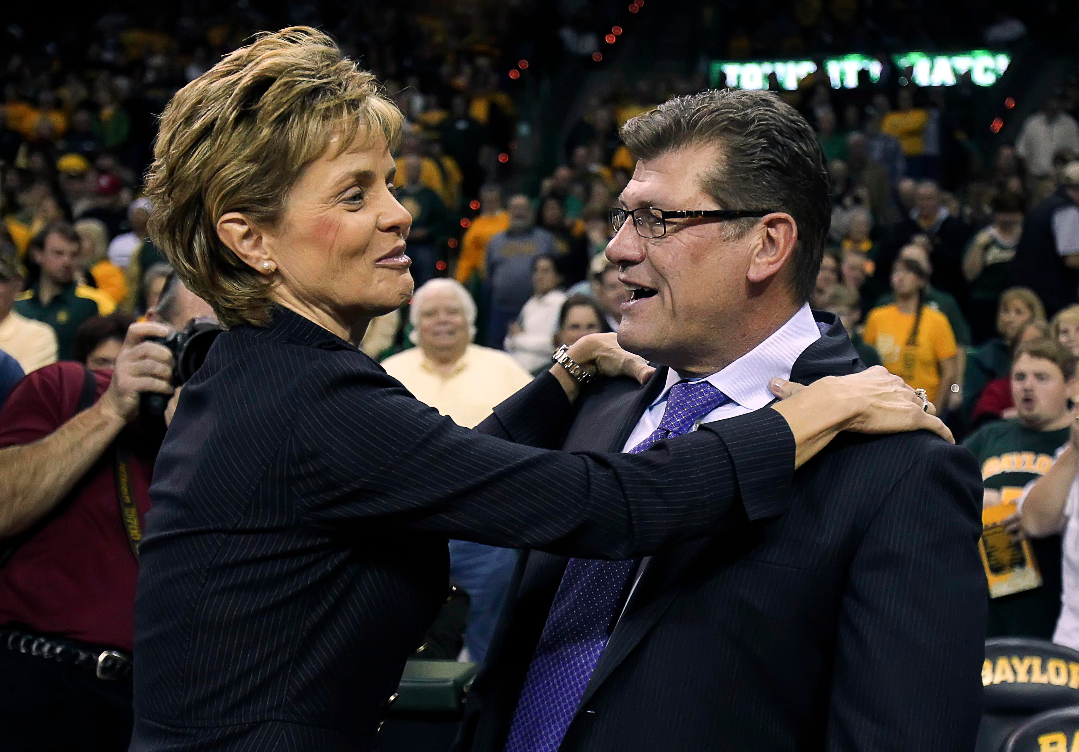 Women's basketball coaches pay rapidly rising, per USA TODAY survey Women's basketball coaches pay rapidly rising, per USA TODAY survey
