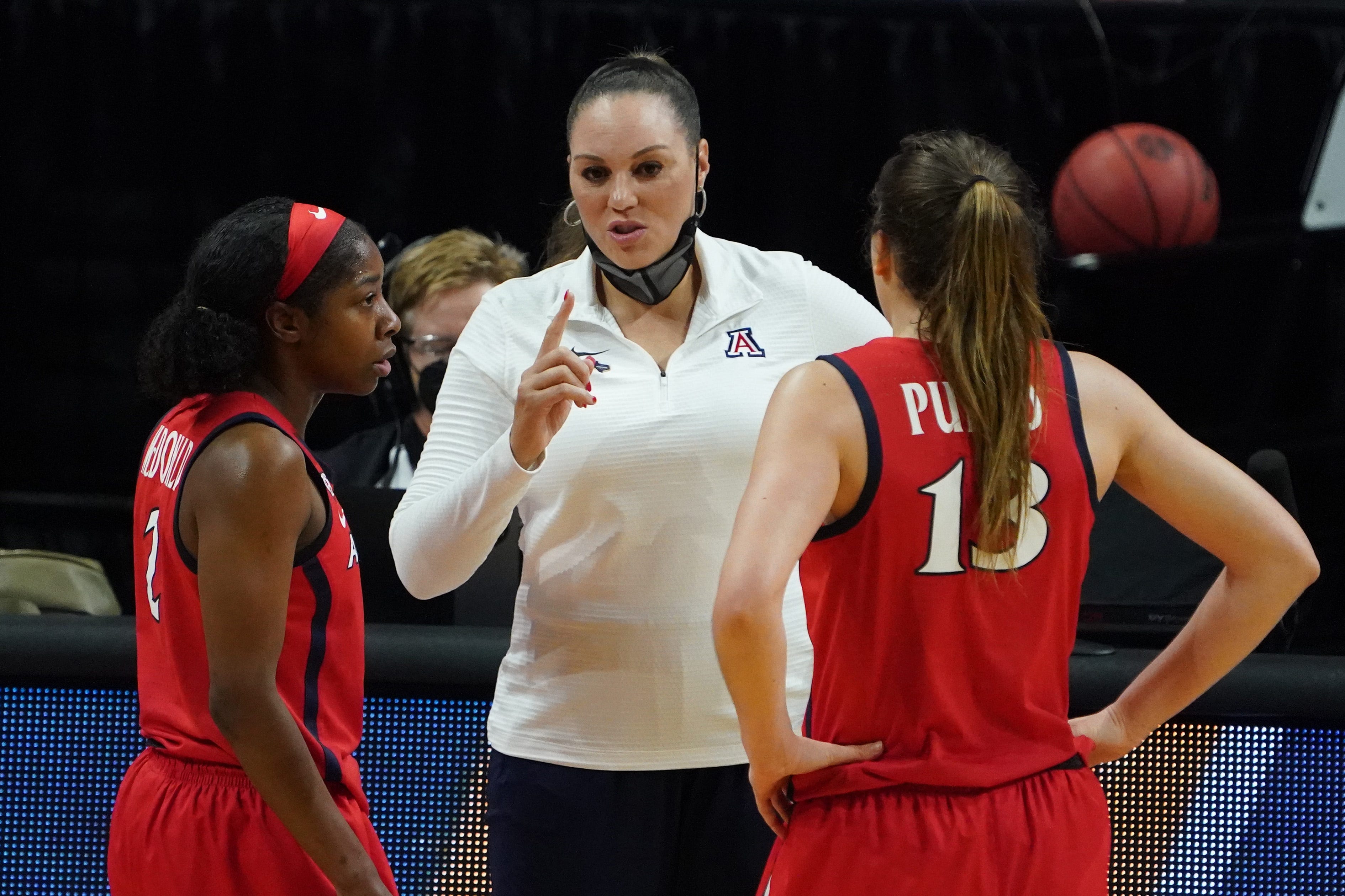 Women's basketball coaches pay rapidly rising, per USA TODAY survey Women's basketball coaches pay rapidly rising, per USA TODAY survey