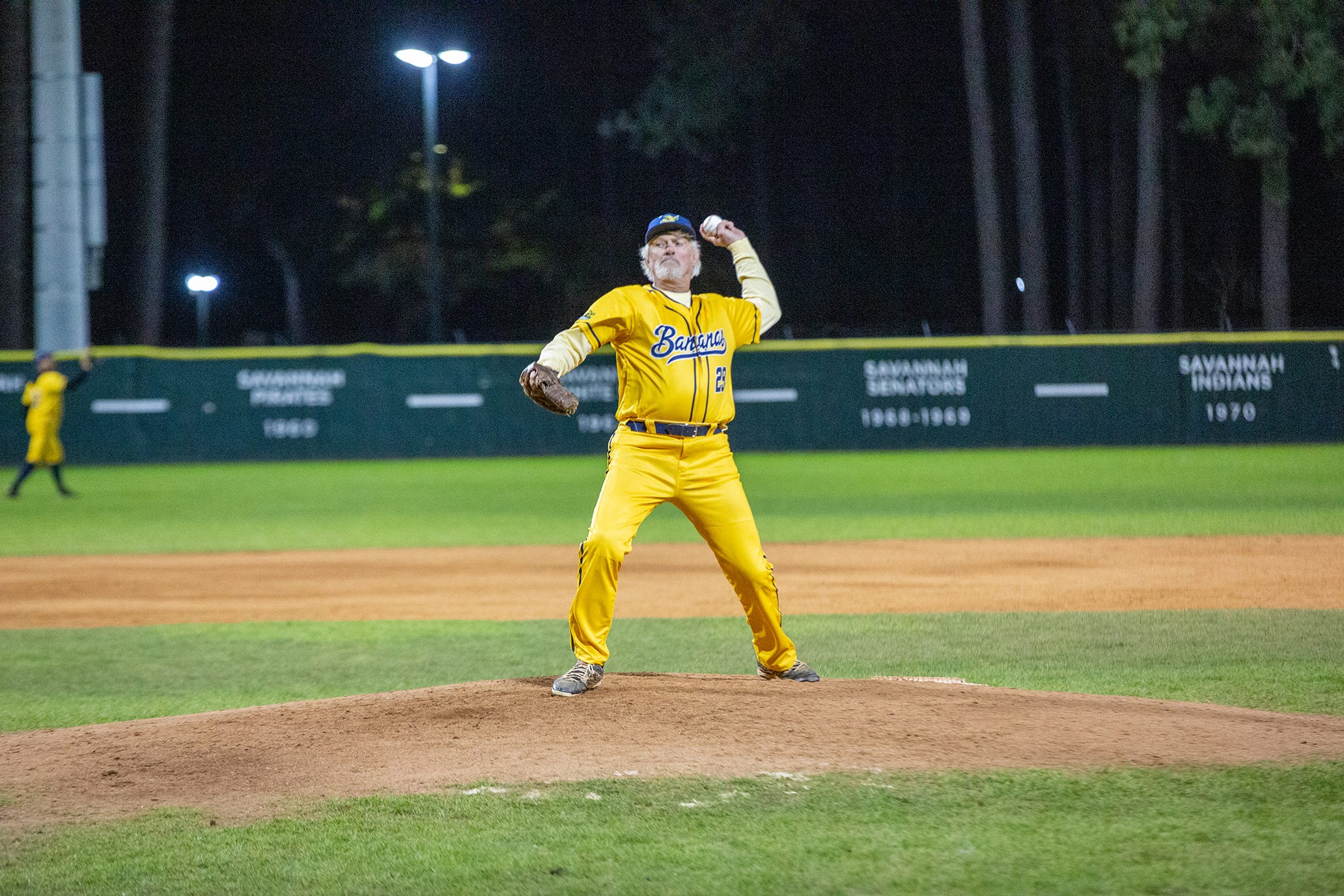 Savannah Bananas pitcher Bill Lee Spaceman former MLB All-Star collapses