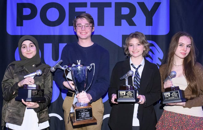 2022 Michigan Poetry Out Loud State finalists.