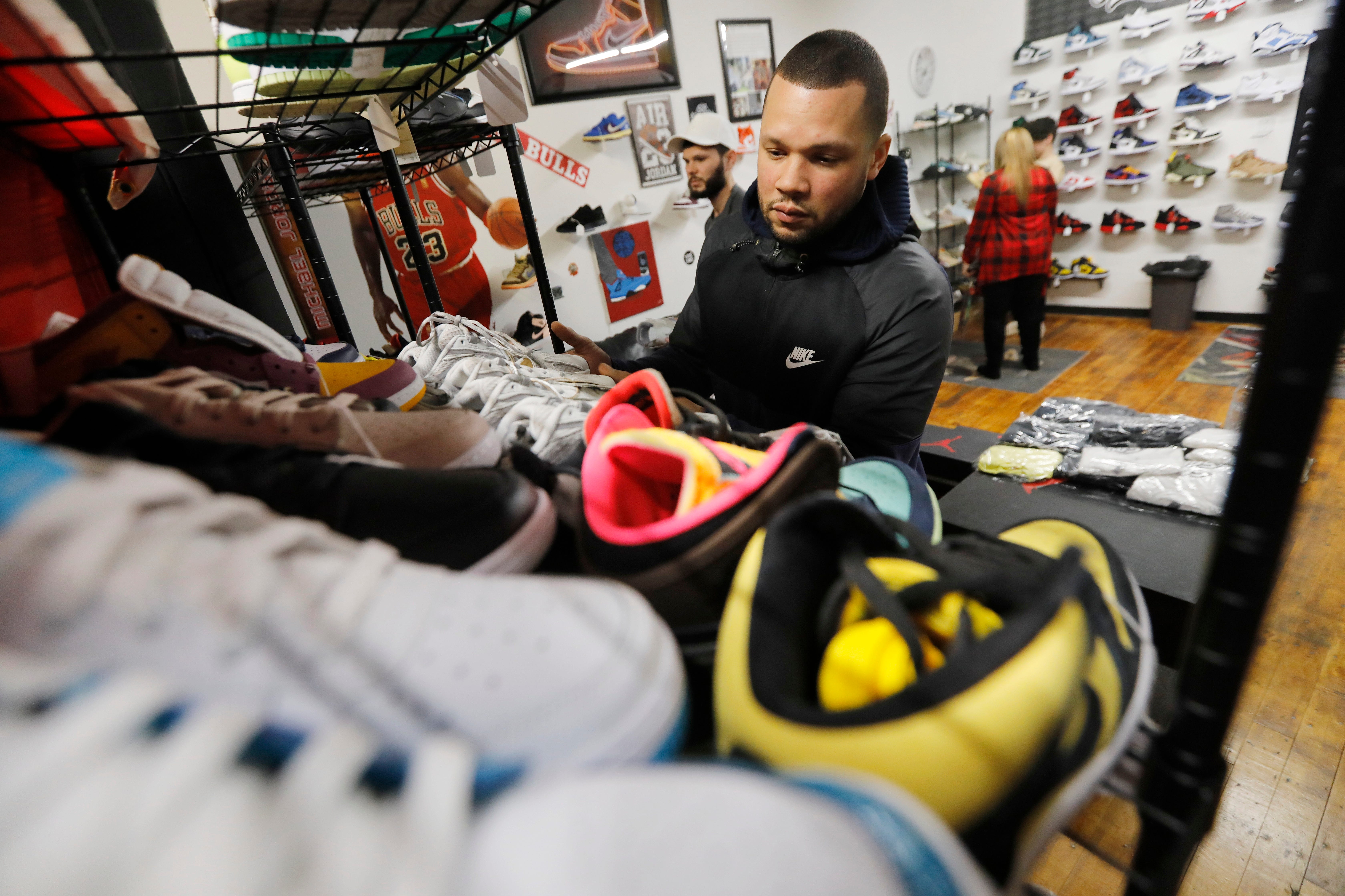 sneaker hustle store