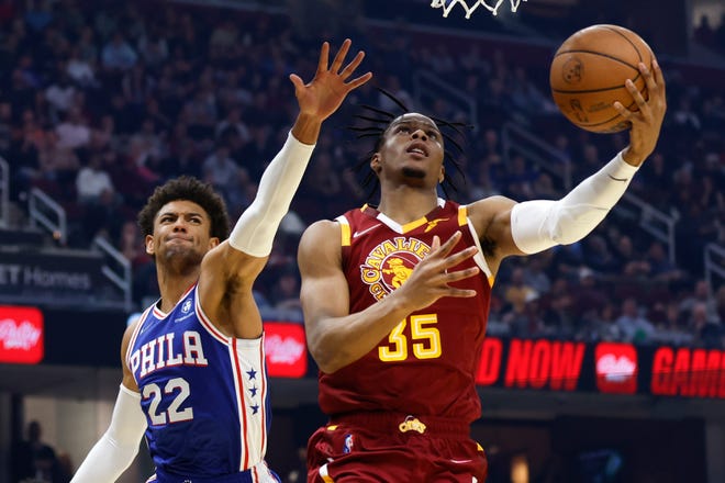 Joel Embiid's 35 points, 17 rebounds lead 76ers over Cavaliers
