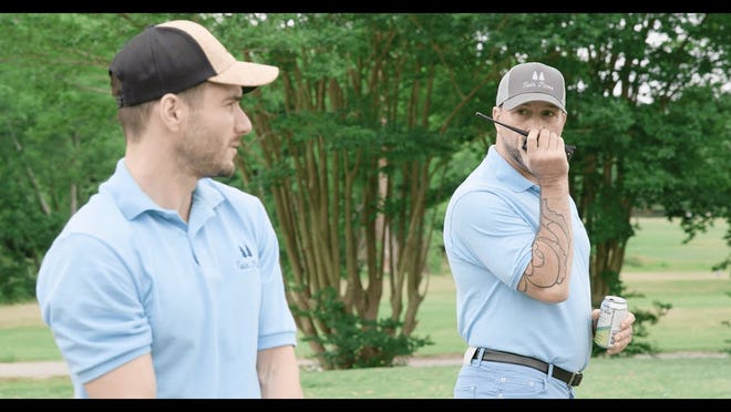 زیرنویس Birdies 2022 - بلو سابتایتل