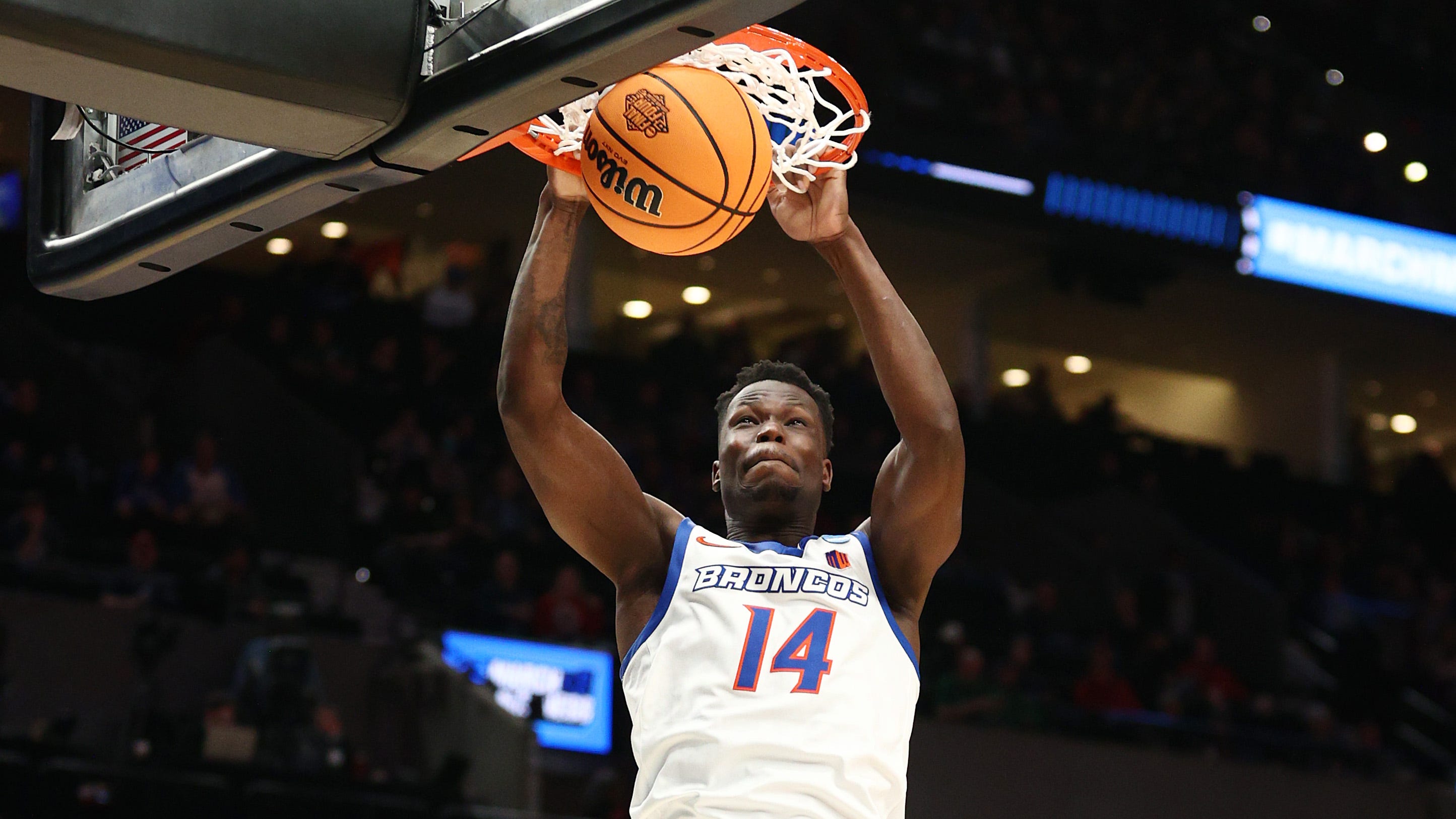 Memphis basketball adds Emmanuel Akot, versatile Boise State transfer Memphis basketball adds Emmanuel Akot, versatile Boise State transfer