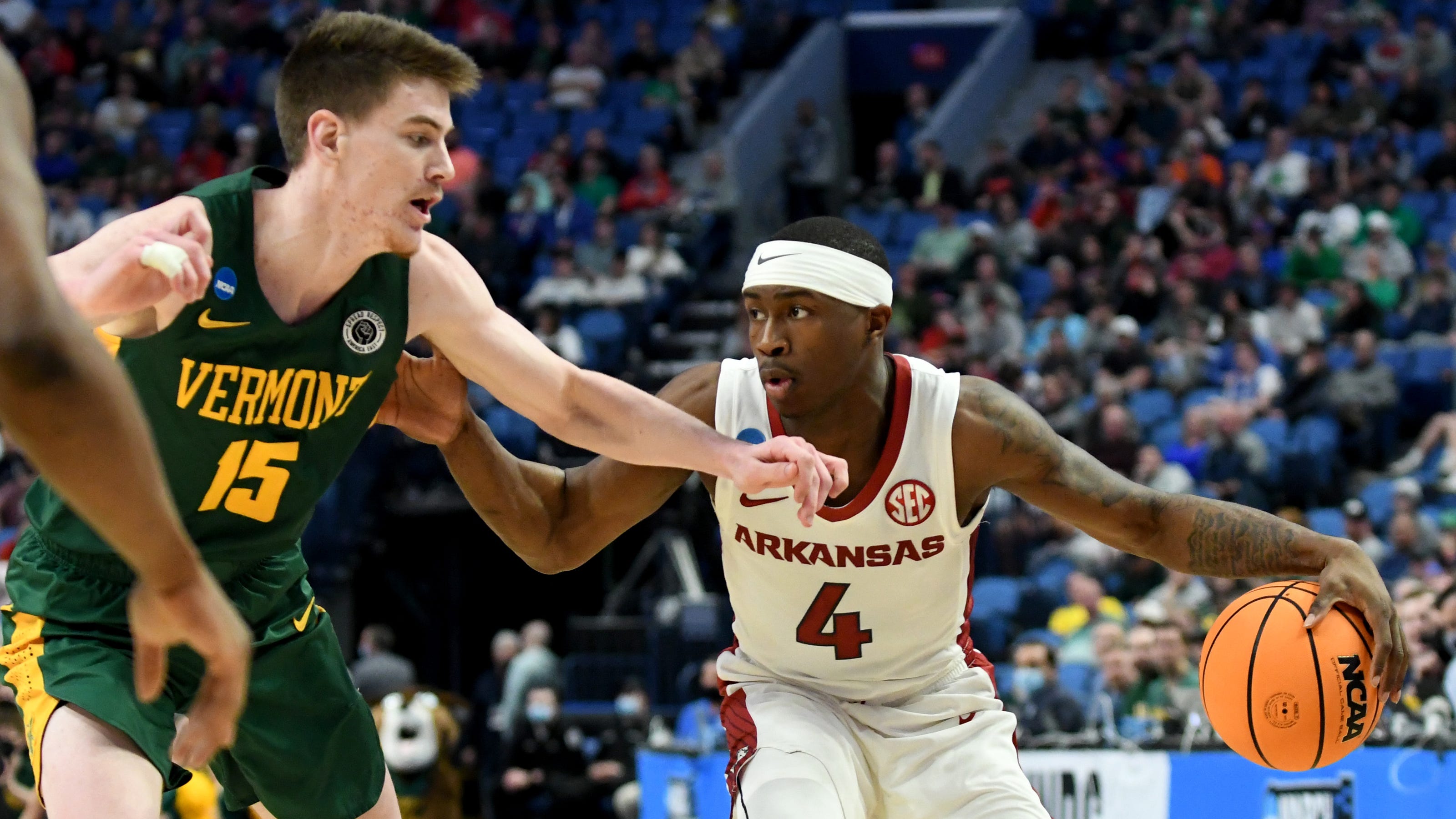 Arkansas basketball survives Vermont in NCAA Tournament opener