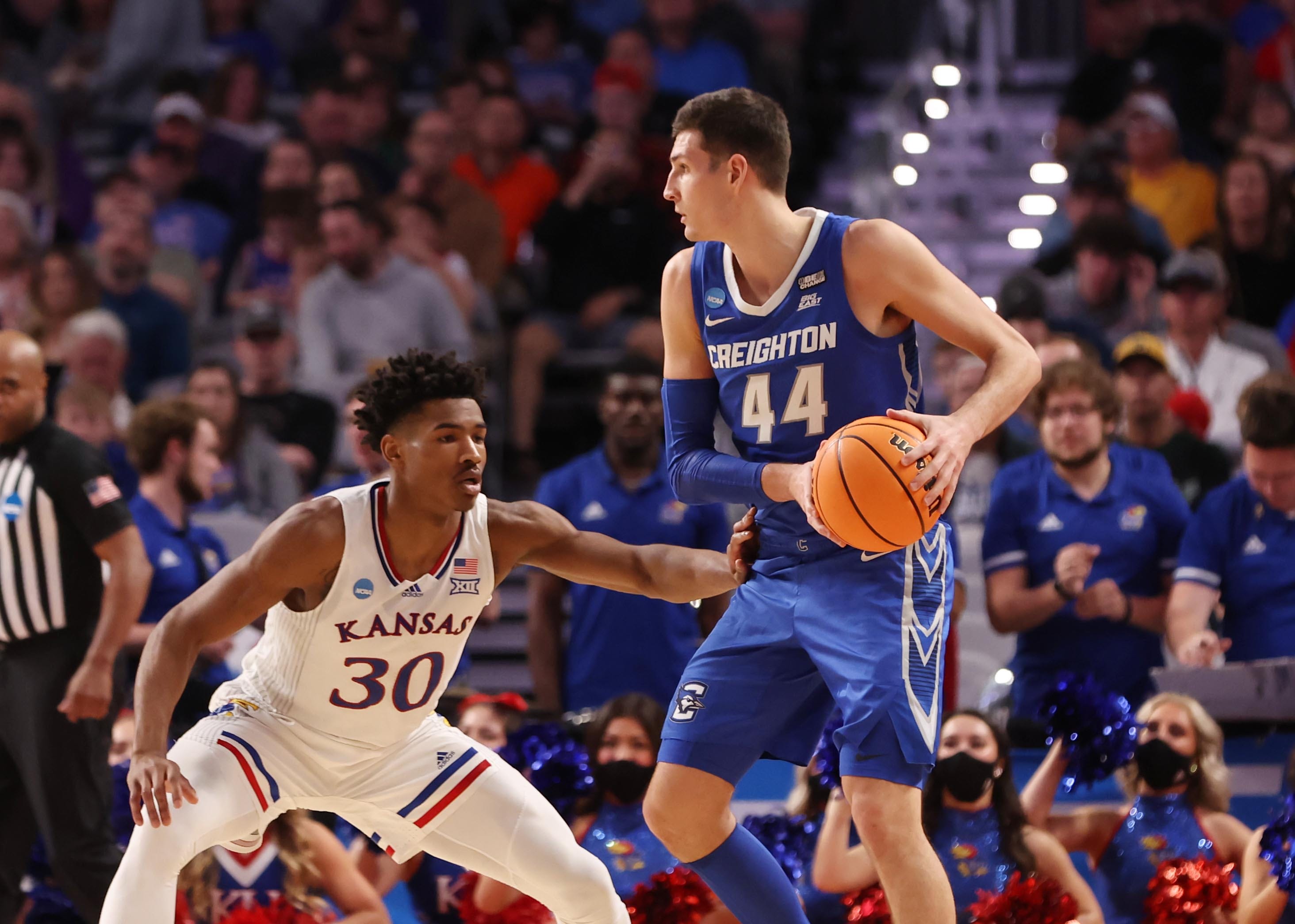 Kansas ties Kentucky’s alltime win record with NCAA Tournament win