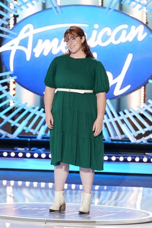 Though contestant Sam Moss only earned a yes from Katy Perry during her first audition in Austin, Texas, the judge believed so much in her that she brought Moss back a month later to audition again in Nashville, Tennessee to prove Luke Bryan and Lionel Richie wrong .