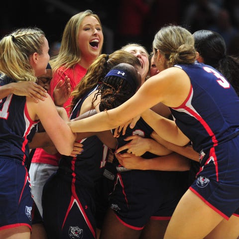 Belmont celebrates after upsetting No. 5 Oregon in