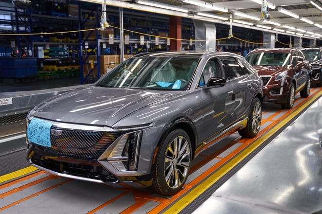 Una parte de la inversión de $ 2 mil millones de GM ha permitido que Spring Hill Assembly se renueve con nueva maquinaria, transmisiones, controles y herramientas para una producción de Cadillac Lyriq de 2023.
