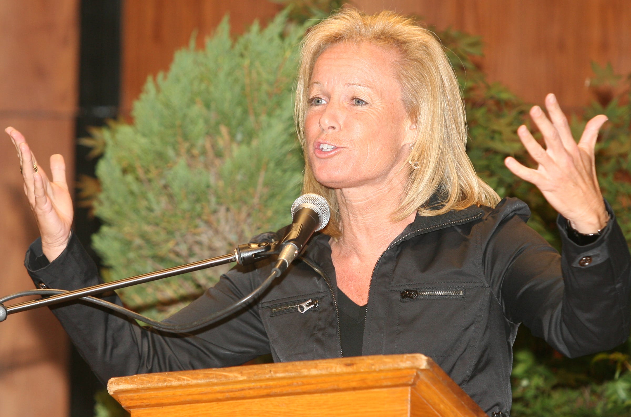 Florida State set to honor Sue Semrau forward of ladies's basketball