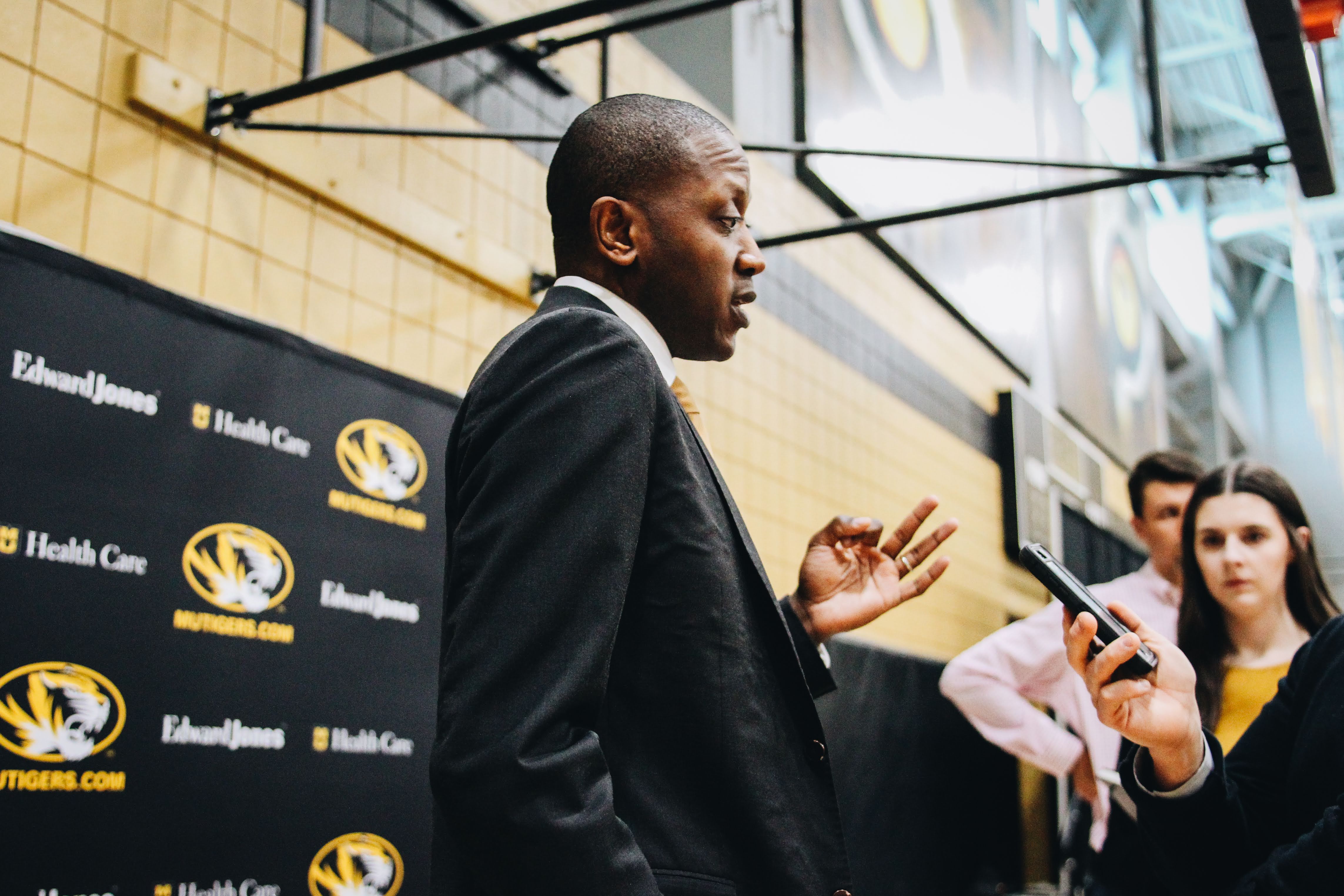 How much does new Mizzou basketball coach Gates make in contract?