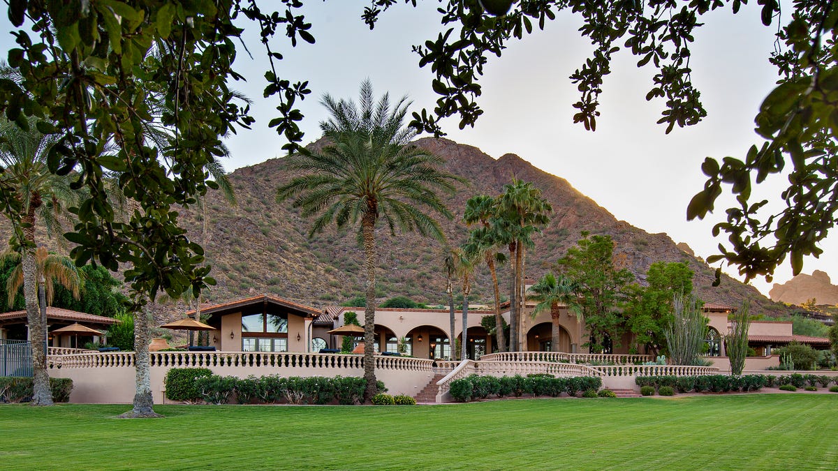 Paradise Valley mansion sells for 12.5 million