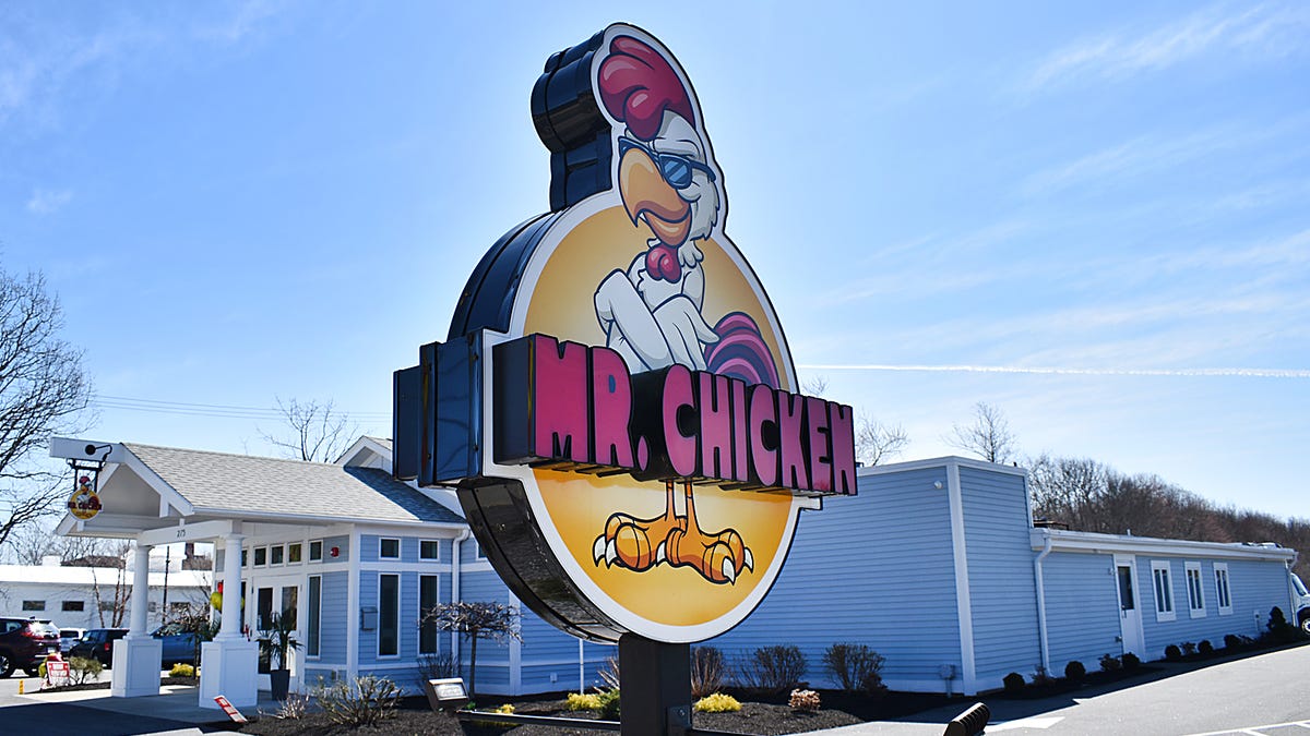 Fall River's Mr. Chicken opens second location in Warren Rhode Island