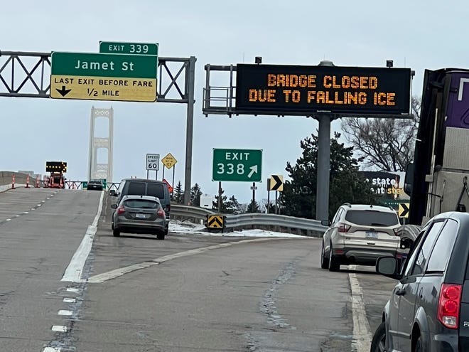 Jembatan Mackinac dibuka kembali untuk lalu lintas setelah cuaca berbahaya