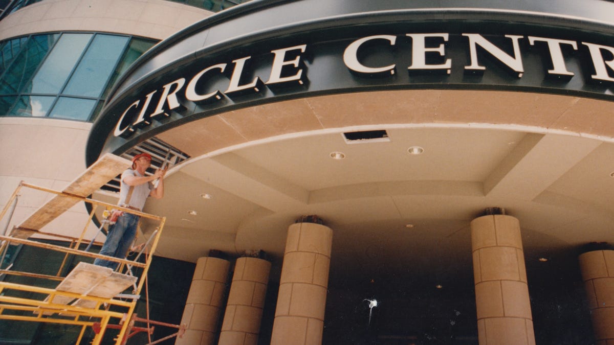 The Circle Center Mall was sold for redevelopment. What was in the mall when it opened in 1995? The Circle Center Mall was sold for redevelopment. What was in the mall when it opened in 1995?