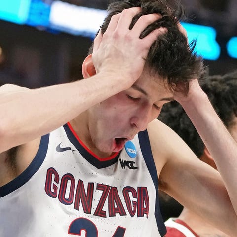 Chet Holmgren reacts after fouling out against Ark