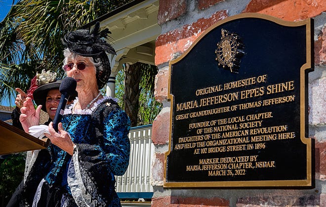 Lynne Cason, the regent of the St. Augustine Chapter of the Daughters of the American Revolution, speaks on Saturday, March 26, 2022, at the unveiling of a historical marker at 102 Bridge St. in St. Augustine, where the founder of the local organization, Maria Jefferson Eppes Shine, lived.