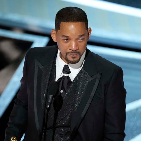 Will Smith accepts the award for best actor in a l