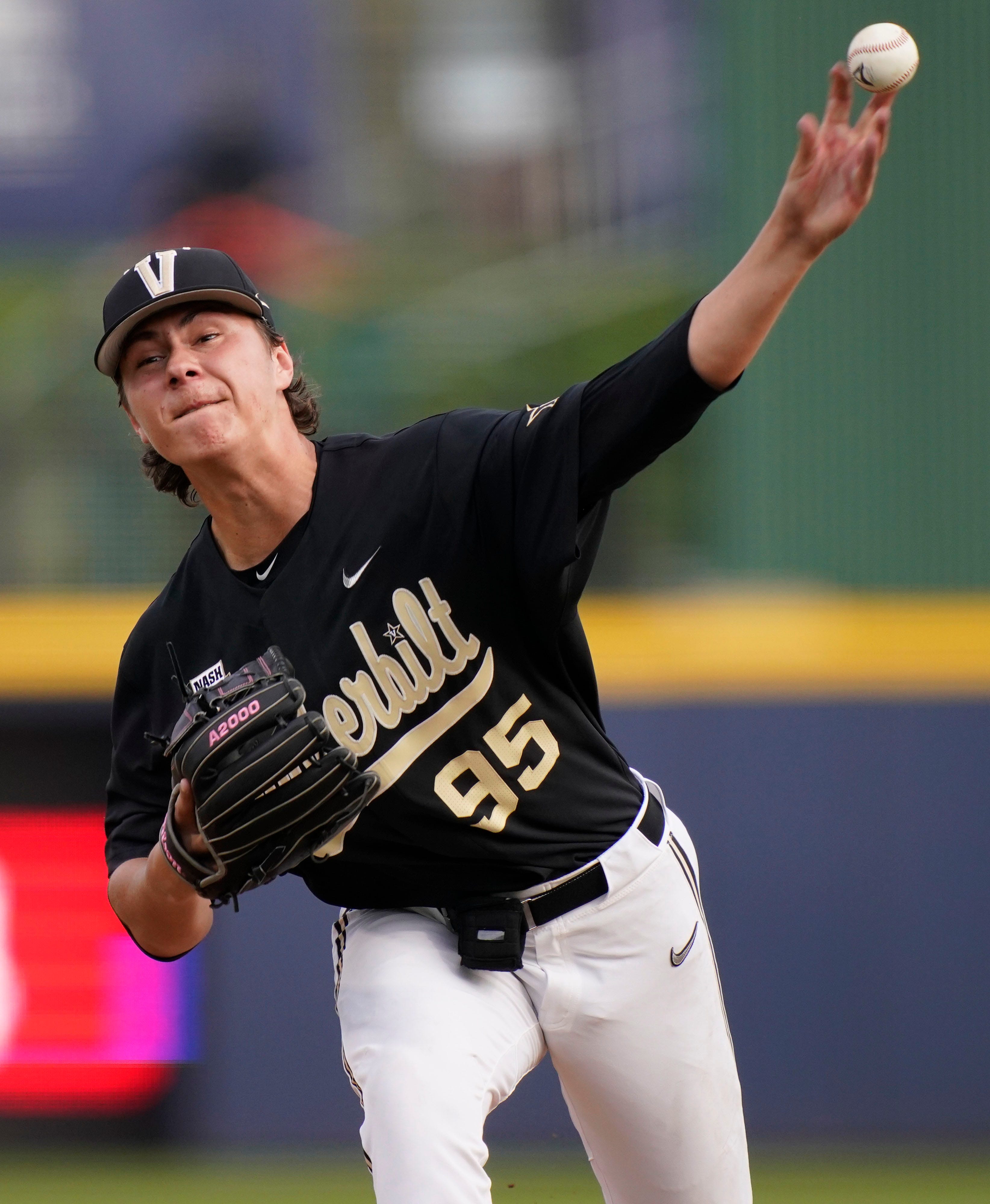 Devin Futrell to start for Vanderbilt baseball vs. Texas in the College Baseball Showdown
