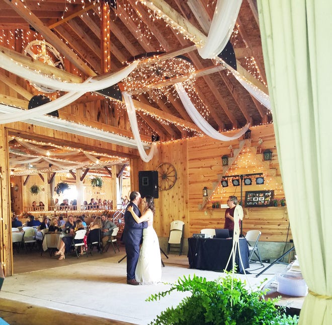 "The Barn" has recently been added to Country Dreams B&B for a great location for weddings, birthday parties, or any special events.