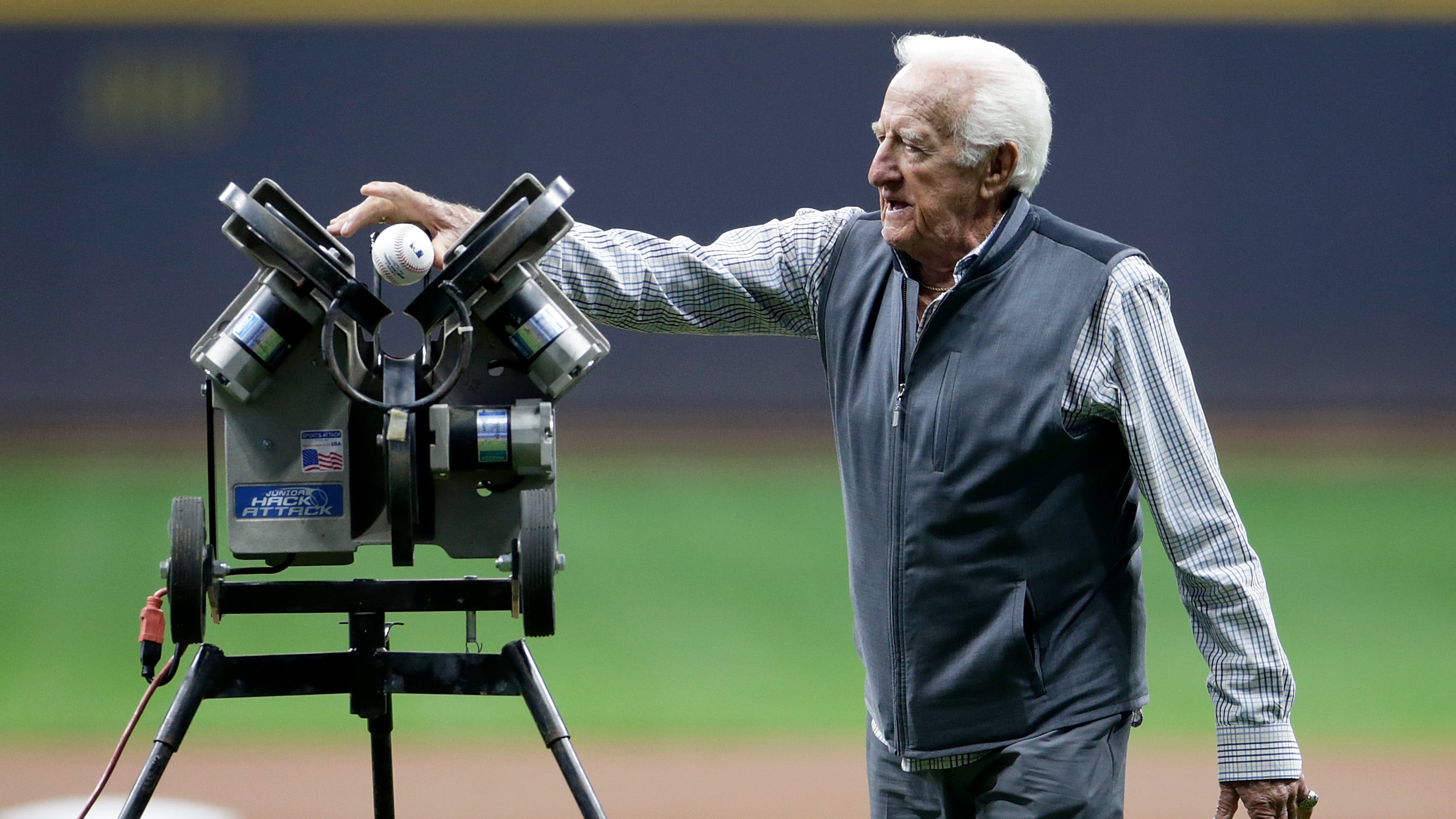 Milwaukee Brewers baseball announcers for TV and radio in 2022