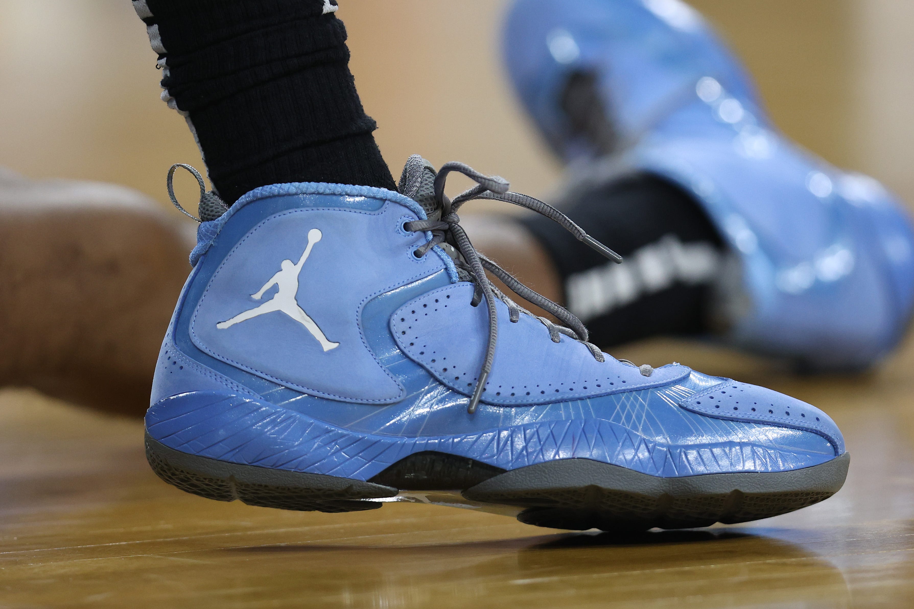 carolina basketball shoes