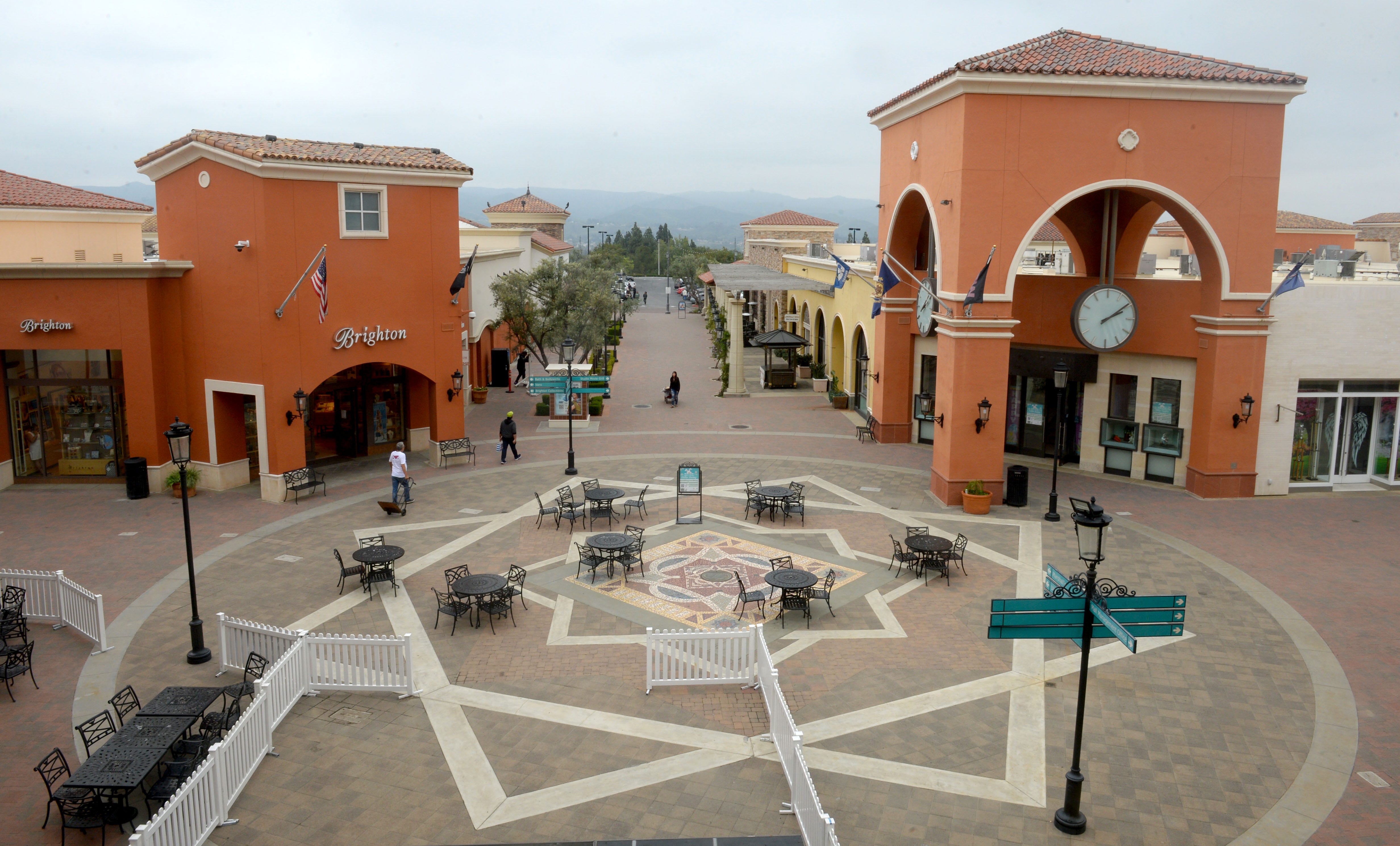 Roundup Port Hueneme police chief retiring, jewelry theft in Simi