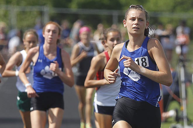 Senior Alyssa Mason, an Ohio University commit, has returned to lead Davidson after finishing 13th in the 3,200 meters at last year's Division I state meet.