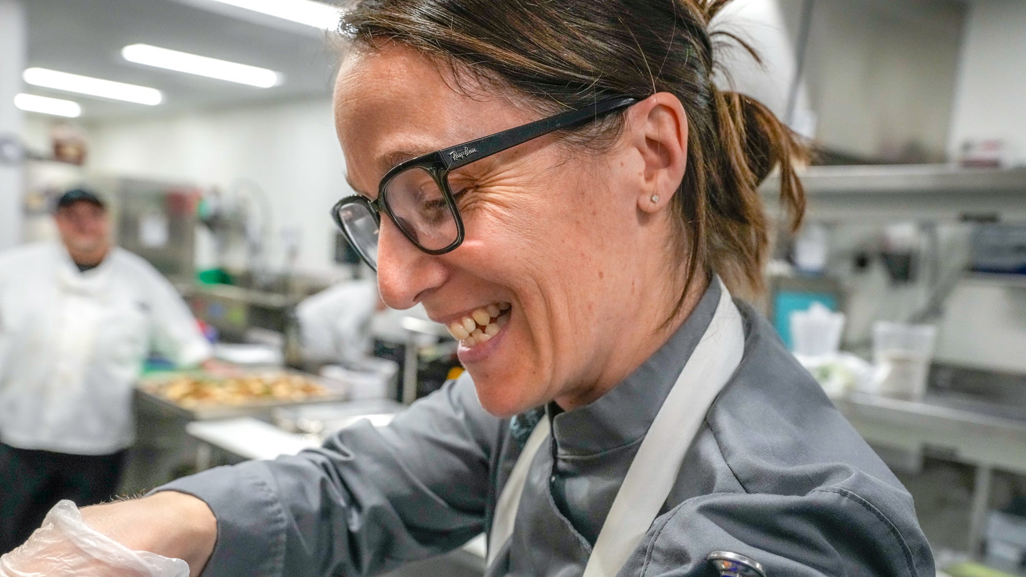 Stephanie Duquette cooks up fresh, local health food. 