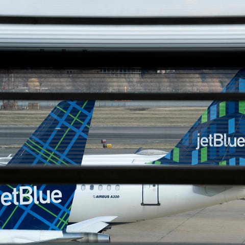 JetBlue planes at Ronald Reagan Washington Nationa