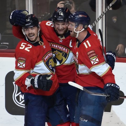 Florida Panthers LW Jonathan Huberdeau (11) celebr