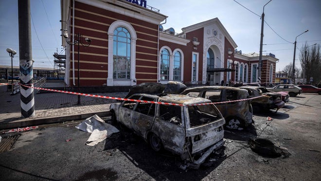Ο σιδηροδρομικός σταθμός Kramatorsk χτυπήθηκε από πύραυλο Ο σιδηροδρομικός σταθμός Kramatorsk χτυπήθηκε από πύραυλο