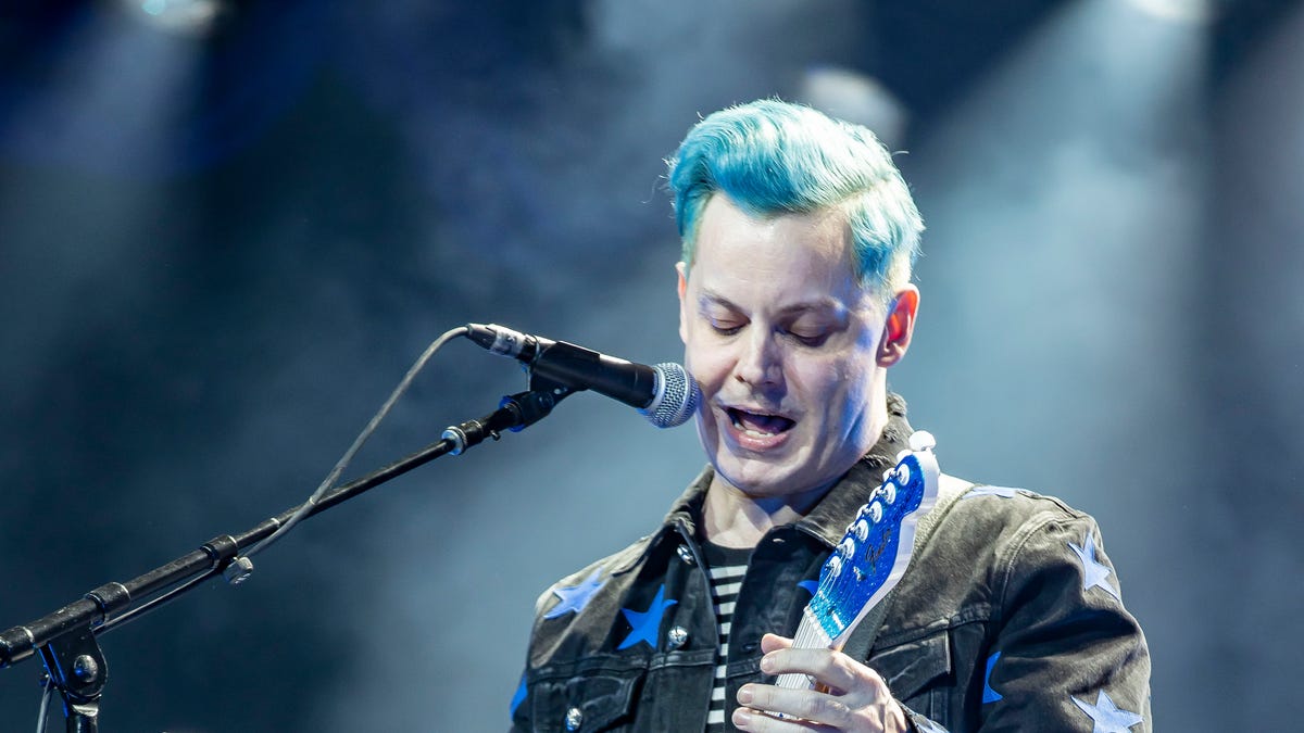 Jack White tampil di The Masonic Temple