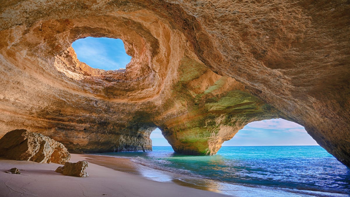 The Bengali Cave grotto is about as Instagram-worthy a spot as you can find in Portugal – or anywhere, for that matter.
