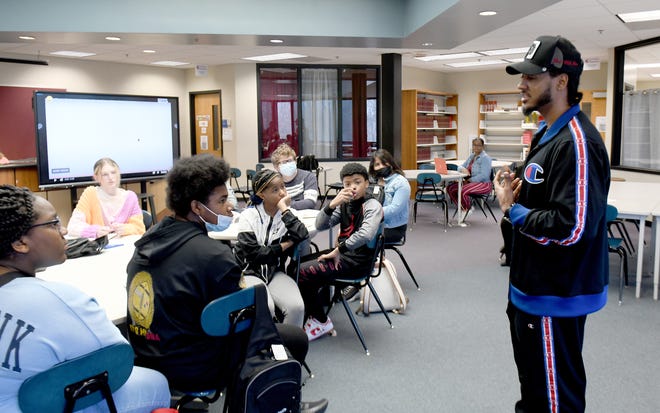 Stark Minority Business teaches entrepreneurship to Crenshaw students