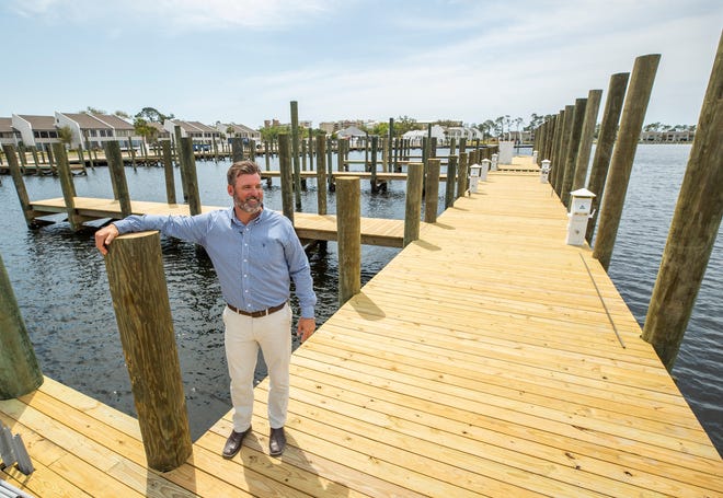 The St. Joe Company anunció el miércoles los nuevos nombres de sus dos próximas marinas en Panama City Beach y Port St. Joe.  Los puertos deportivos se llaman Point South Marina en Bay Point y Point South Marina en Port St. Joe.  Justin Bannerman, en la foto, es el nuevo gerente general de Bay Point.