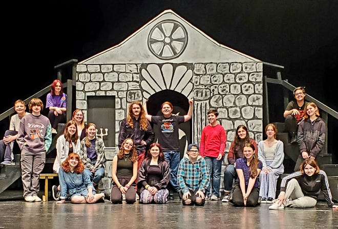 The Noble High School Theater Department will present "Macabaret, The Musical; An Evening of Gallows Humor, Song and Dance!"  by Scott Keys and Robert Hartmann. Show dates are Friday, April 29 and Saturday, April 30 at 7 p.m. and Sunday, May 1 at 2 p.m. at the high school.