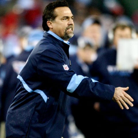 Ex-NFL coach Jeff Fisher is coaching the USFL's Mi