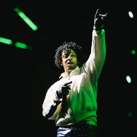 INDIO, CALIFORNIA - APRIL 16: 21 Savage performs at the Sahara Tent at 2022 Coachella Valley Music and Arts Festival weekend 1 - day 2 on April 16, 2022 in Indio, California. (Photo by Matt Winkelmeyer/Getty Images for Coachella) ORG XMIT: 775776710 ORIG FILE ID: 1391915273