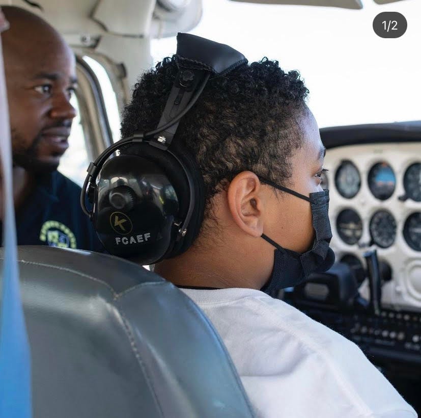 Le programme Compton apprend aux jeunes noirs et bruns à voler