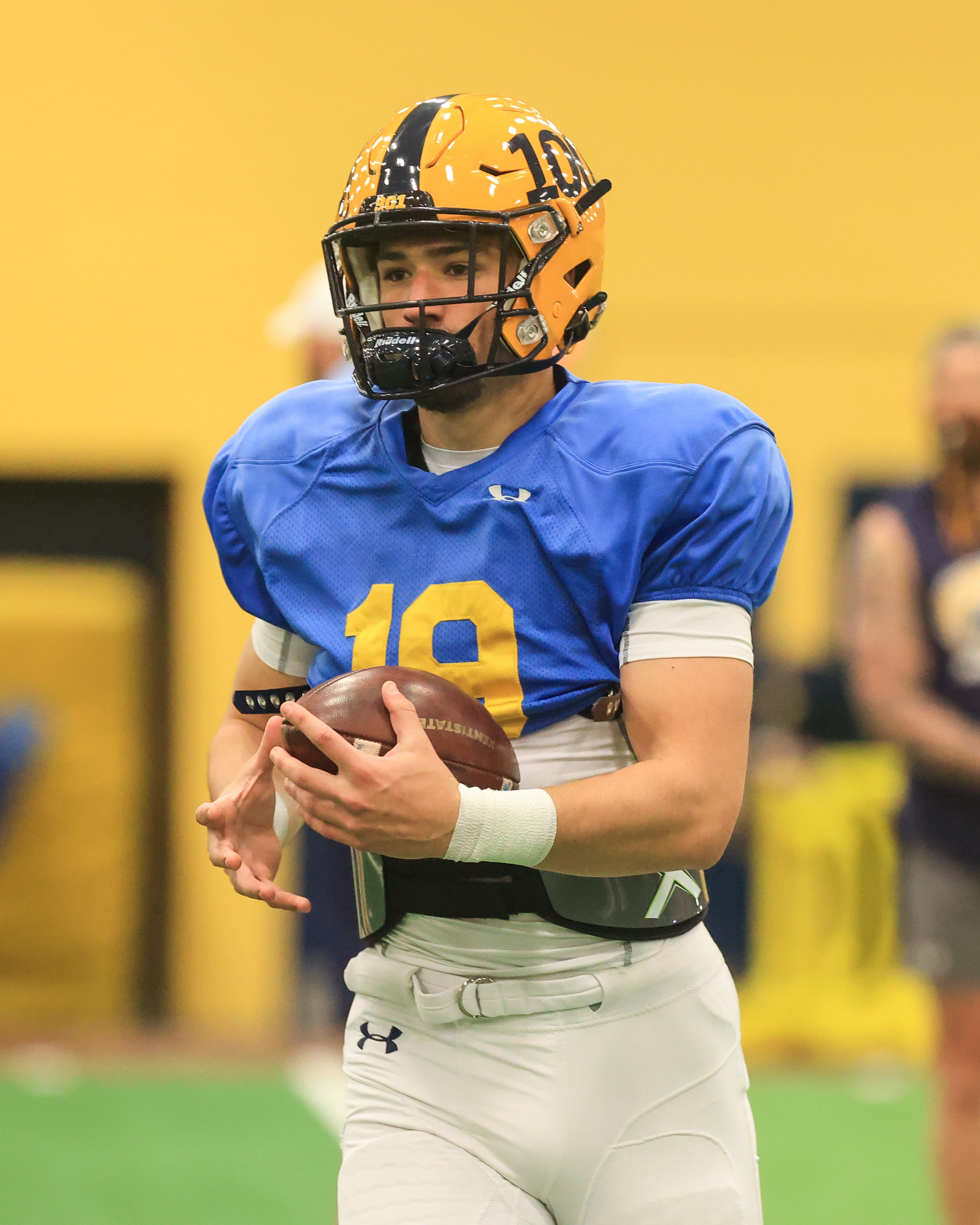 Comparing Kent State quarterbacks Collin Schlee and Dustin Crum
