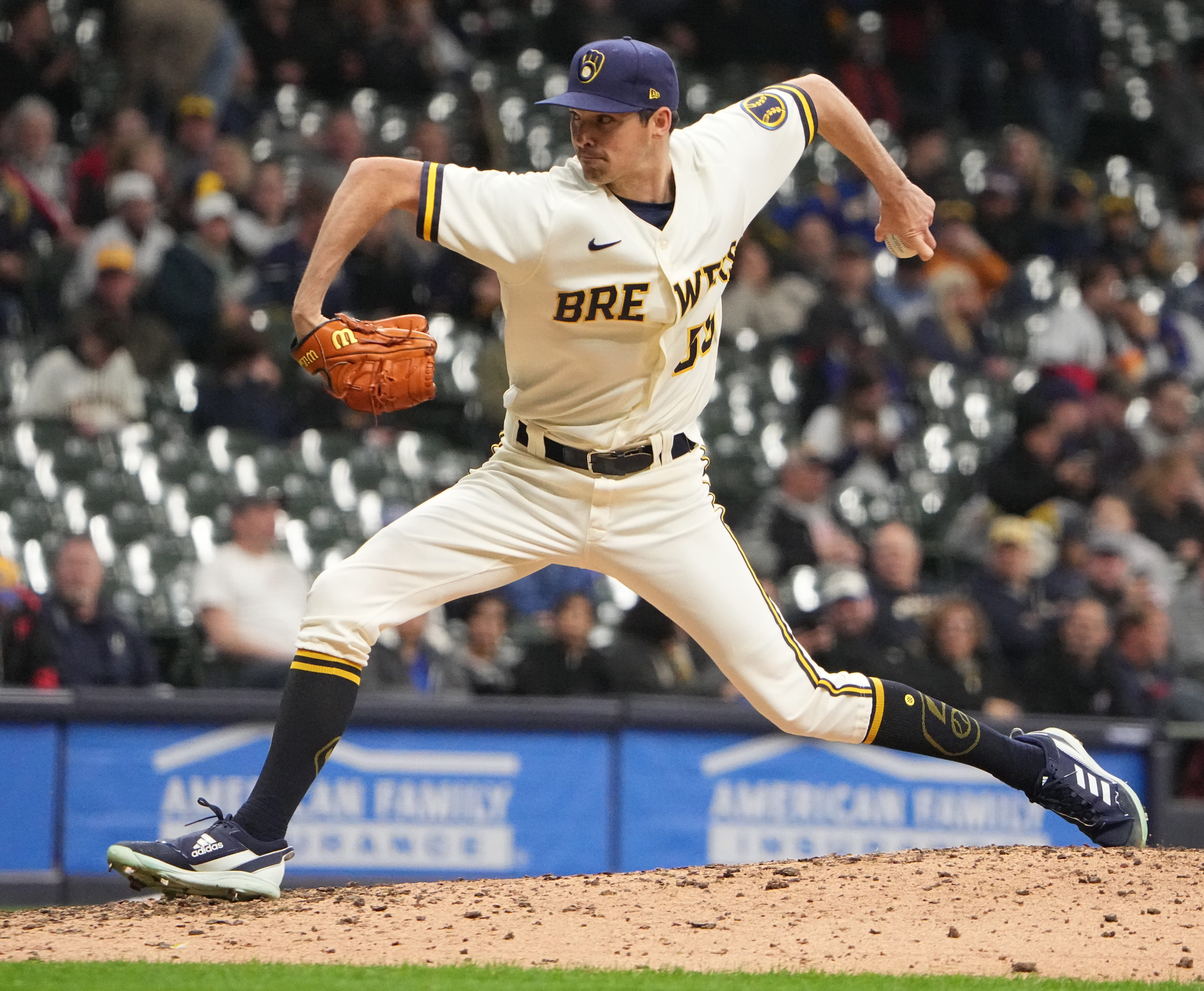 Brewers Reliever Hoby Milner Excelling To Begin 22 Season Brewers Reliever Hoby Milner Excelling To Begin 22 Season