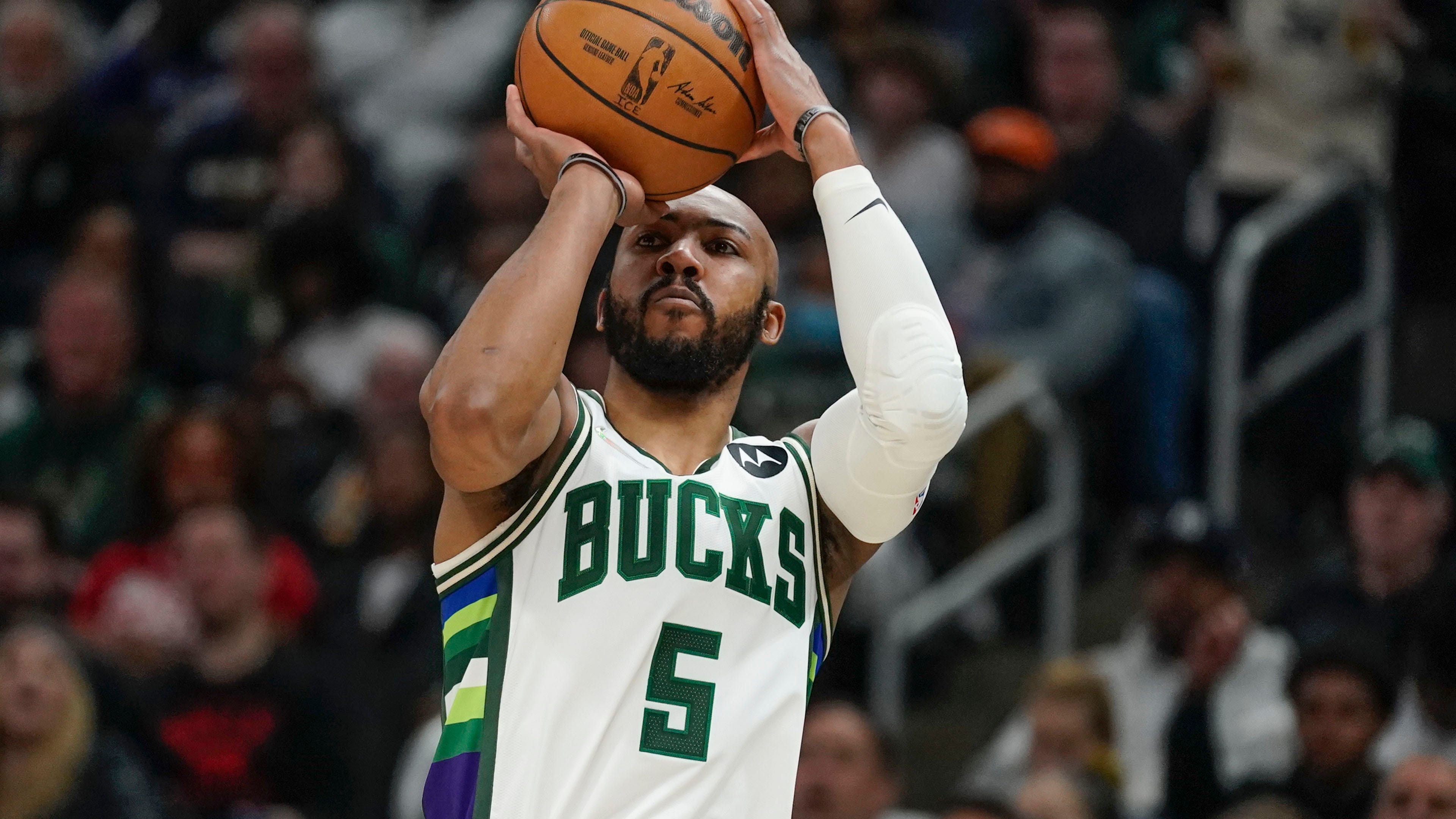 Bucks' Jevon Carter came off bench with George Hill injured in Game 1