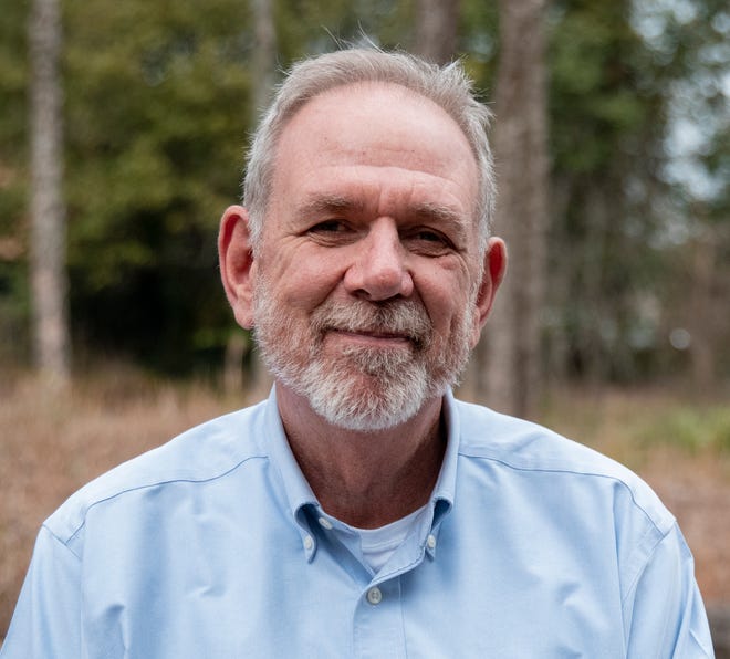 Dr. Bob Cooper will discuss "Oaks, Inchworms, and Birds"  at 7 p.m. Thursday, April 21, 2022.