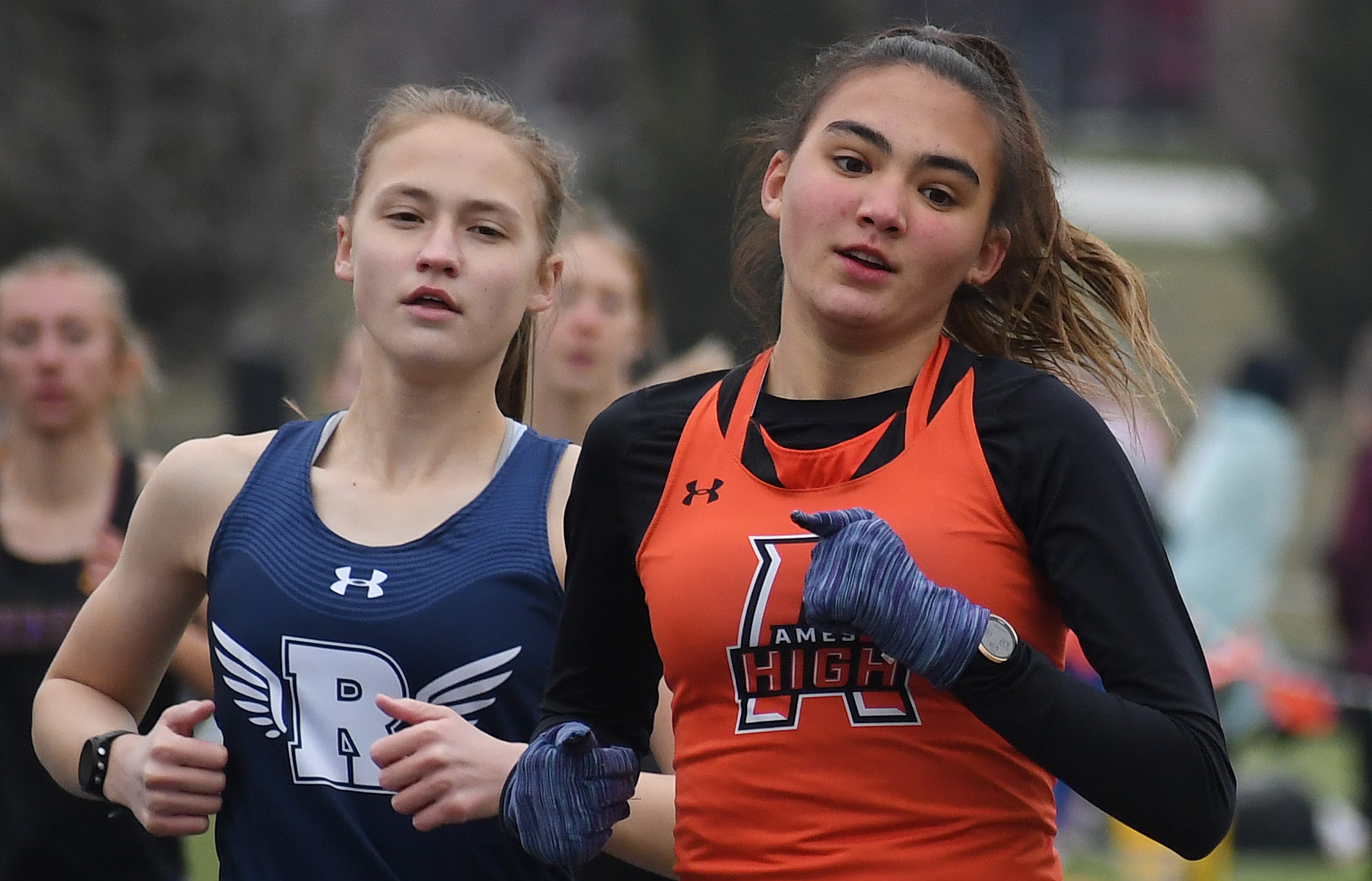 The top 10 times in Iowa high school girls cross country this season