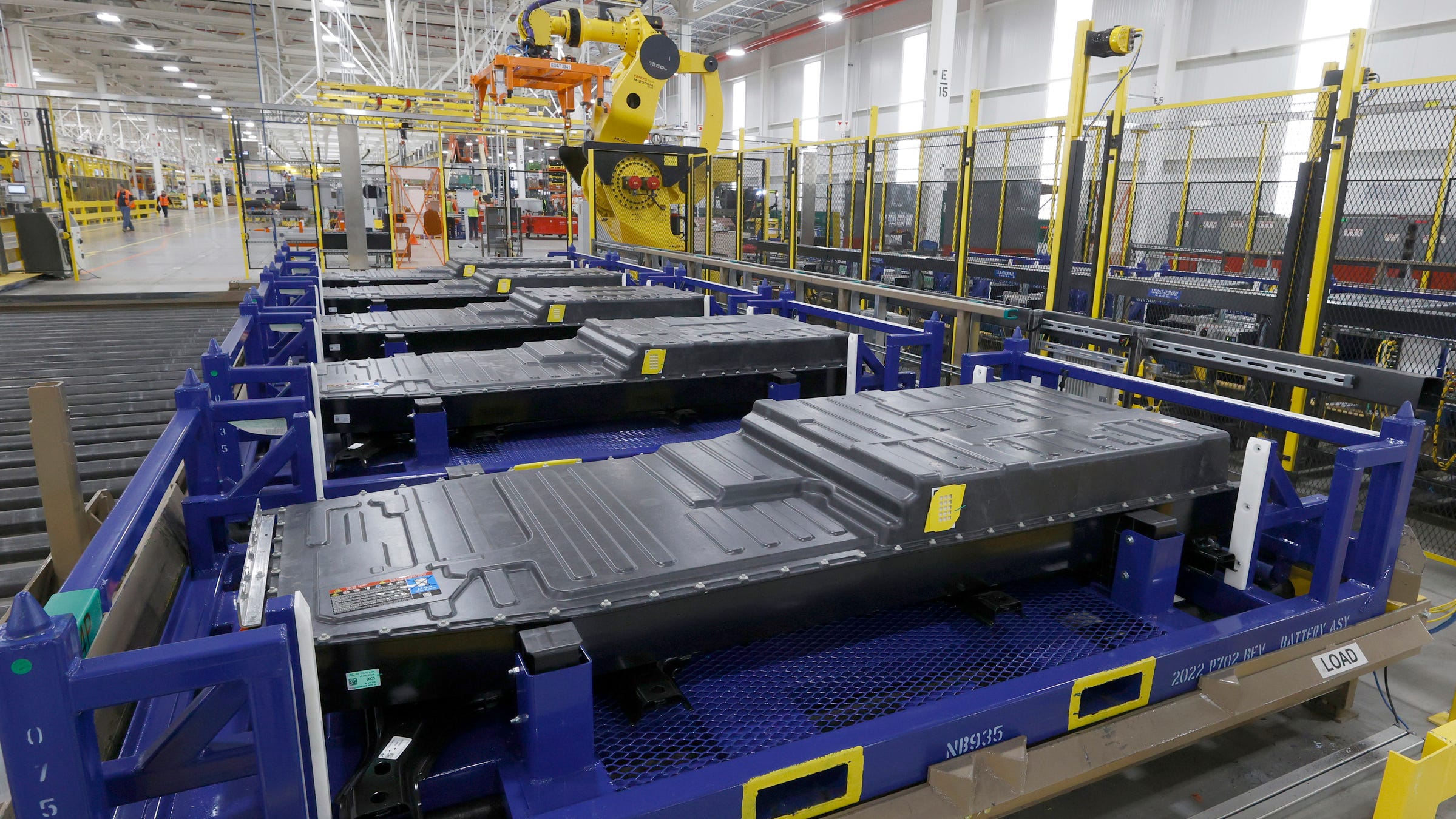 Boost Electric Vehicle Build Battery Plants In Usa
