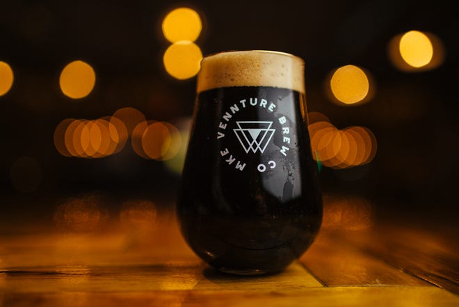 El 23 de abril es el día de lanzamiento de Donut Don de Vennture Brew Co., Imperial Donut Coffee Stout y sus variantes. Este es Donut Donut de café envejecido en barril hecho de granos de café etíope envejecidos en barril.