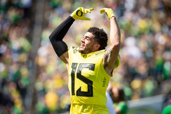“We don’t think that we’re an underdog.” Defensive back Bennett Williams, shown here at the April 23 spring game at Autzen Stadium, doesn't agree with the oddsmakers' predictions for Saturday's game.